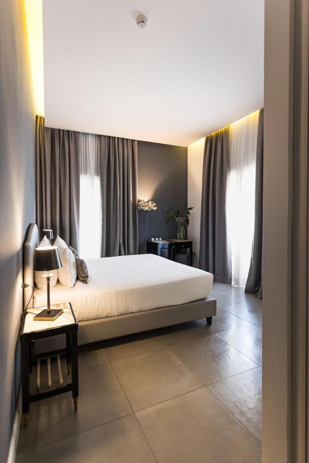 Boutique Hotel Metro 900 Napoli Ngoại thất bức ảnh